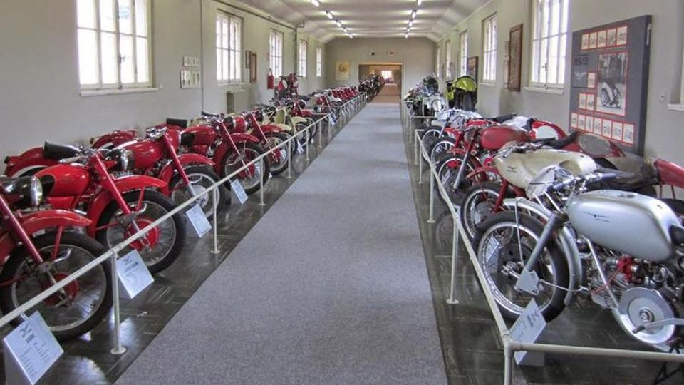 Museo Guzzi di Mandello, si alza il sipario Tre piani di capolavori su due ruote Museo Guzzi di Mandello, si alza il sipario Tre piani di capolavori su due ruote