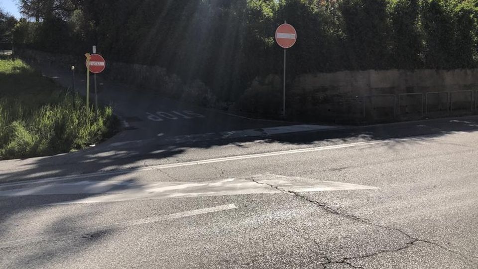 Calco, bretella e marciapiede più vicini Grazie al terreno della parrocchia Calco, bretella e marciapiede più vicini Grazie al terreno della parrocchia