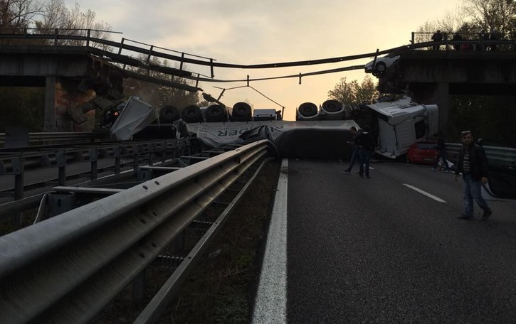 Il crollo del ponte di Annone «Lati oscuri da chiarire»