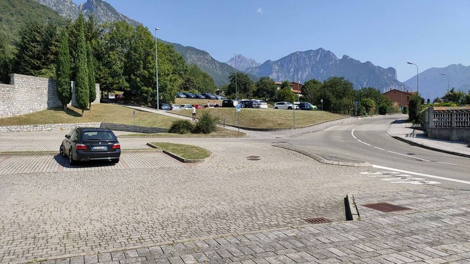 Valmadrera, vandali del cimitero arrivano le telecamere. E non solo lì Valmadrera, vandali del cimitero arrivano le telecamere. E non solo lì
