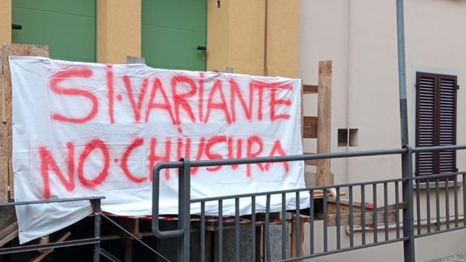 Variante Tremezzina, la protesta degli striscioni Variante Tremezzina, la protesta degli striscioni