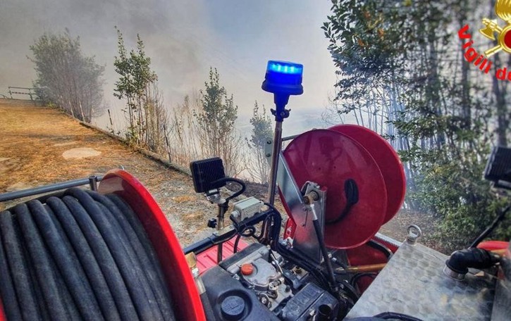 Montevecchia, Incendio sulla collina, l’allarme dei residenti
