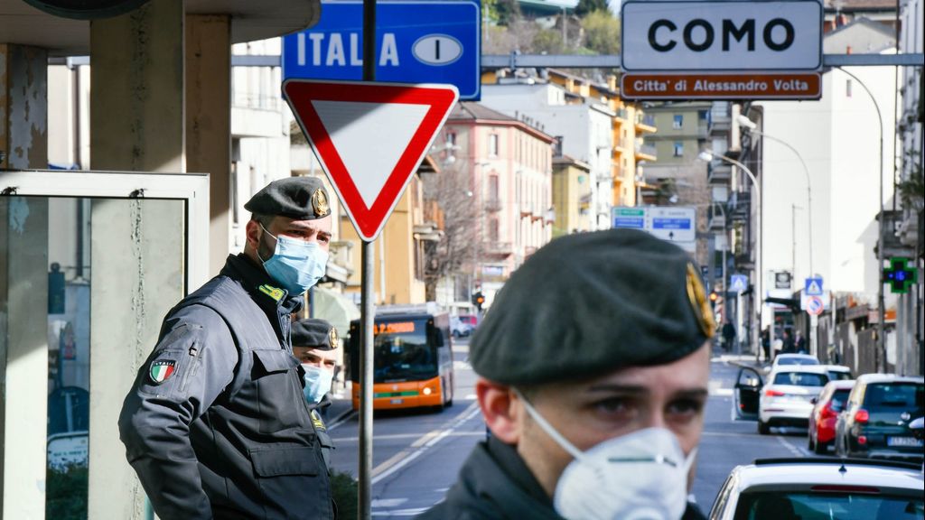 Un milione e mezzo di euro in contanti non dichiarati: fermati marito e moglie su un treno di ritorno dalla Svizzera Un milione e mezzo di euro in contanti non dichiarati: fermati marito e moglie su un treno di ritorno dalla Svizzera
