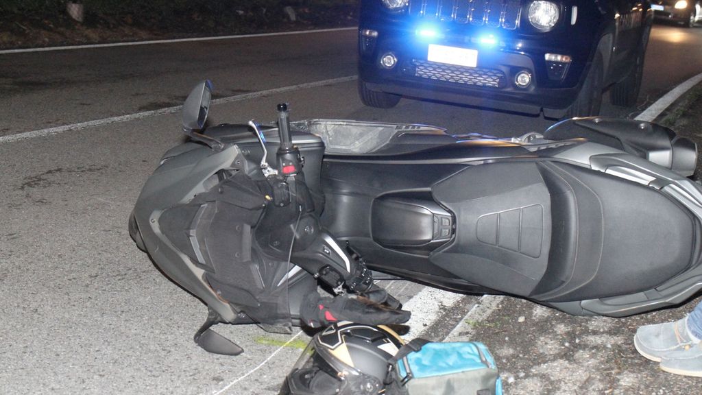 Investita sulle strisce dallo scooter Gravissima una donna di 44 anni Investita sulle strisce dallo scooter Gravissima una donna di 44 anni