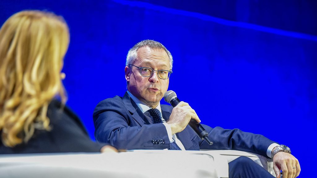 L’appello di Bonomi a Lariofiere: «È l’ora di tagliare i costi del lavoro» L’appello di Bonomi a Lariofiere: «È l’ora di tagliare i costi del lavoro»