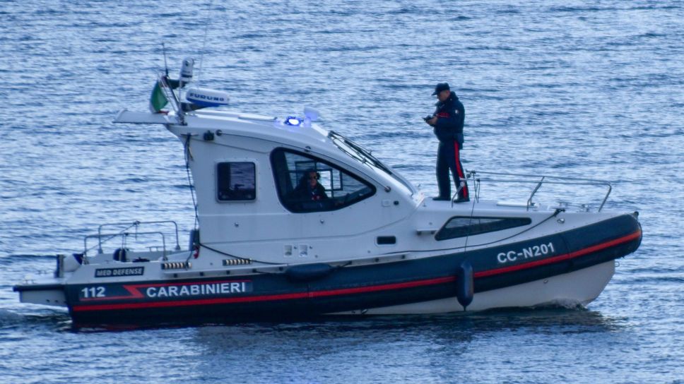 La macchina dei soccorsi ha impegnato vigili del fuoco, sanitari del 118 e carabinieri La macchina dei soccorsi ha impegnato vigili del fuoco, sanitari del 118 e carabinieri