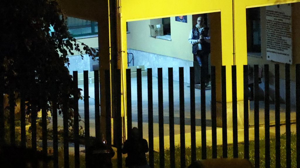 Parla la moglie del brigadiere Milia: «Nel dolore proveremo ad andare avanti uniti» Parla la moglie del brigadiere Milia: «Nel dolore proveremo ad andare avanti uniti»