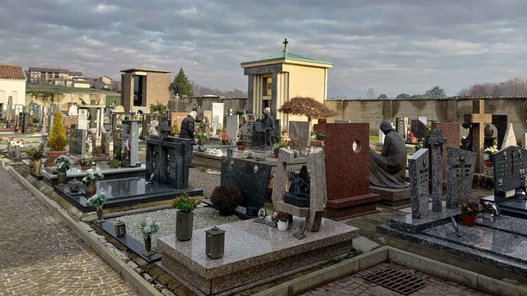 Cimitero di Rogoredo, il via al cantiere. Intervento da 300mila euro in otto mesi Cimitero di Rogoredo, il via al cantiere. Intervento da 300mila euro in otto mesi