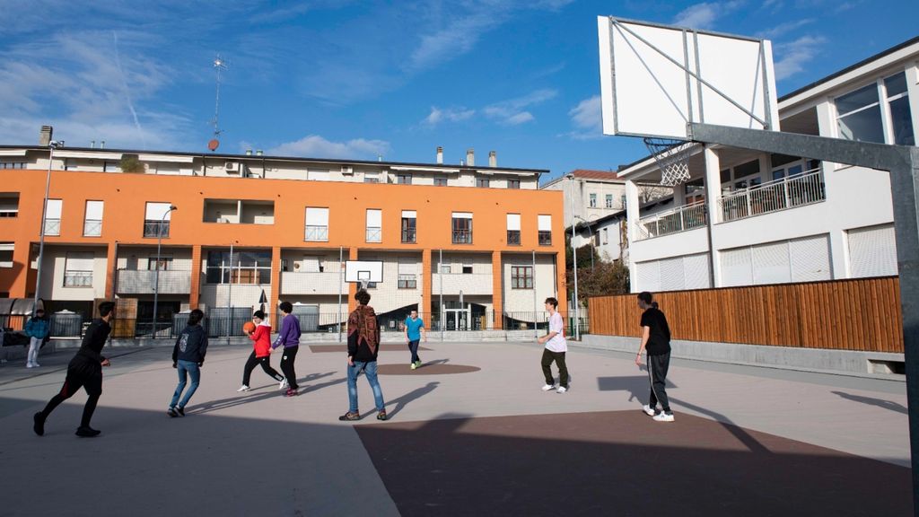 Via l’asfalto: ora è un vero playground Via l’asfalto: ora è un vero playground