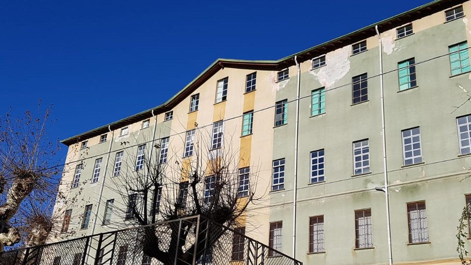 Nell’ex collegio di Vendrogno nasce il “buen retiro” degli artisti Nell’ex collegio di Vendrogno nasce il “buen retiro” degli artisti