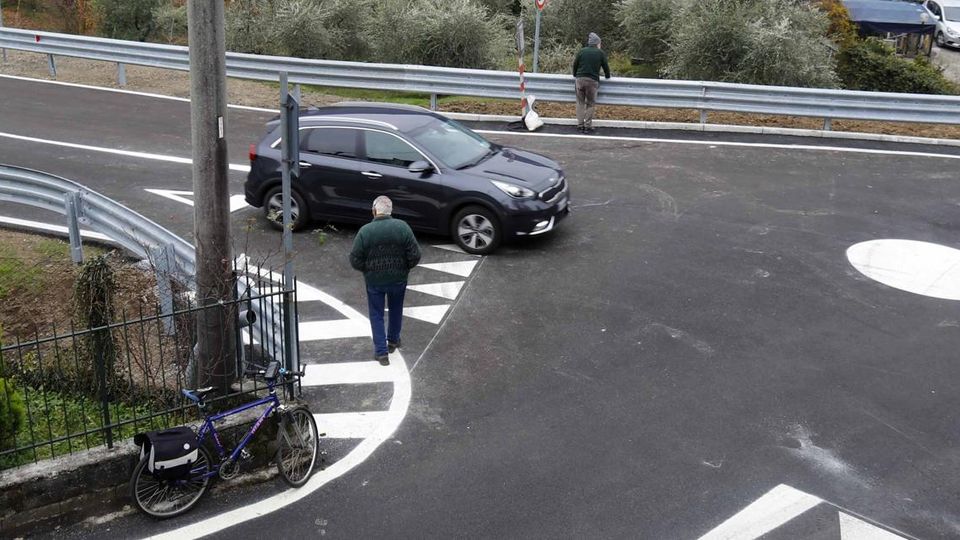 Mandello, lo svincolo funziona Già si studia il bis, peduncolo alla Carletta Mandello, lo svincolo funziona Già si studia il bis, peduncolo alla Carletta