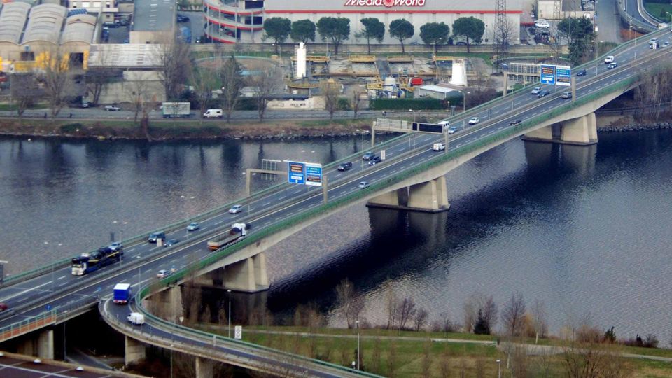 Lecco. Ponte nuovo a due corsie? «Dobbiamo provarci» Lecco. Ponte nuovo a due corsie? «Dobbiamo provarci»