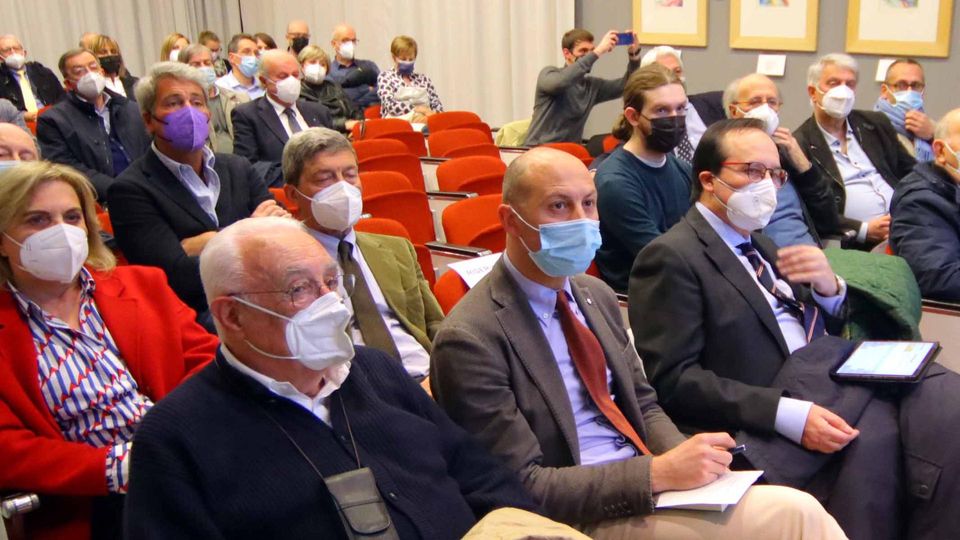 Lecco. La modernità dell’artigianato in un libro di Cesare Fumagalli Lecco. La modernità dell’artigianato in un libro di Cesare Fumagalli