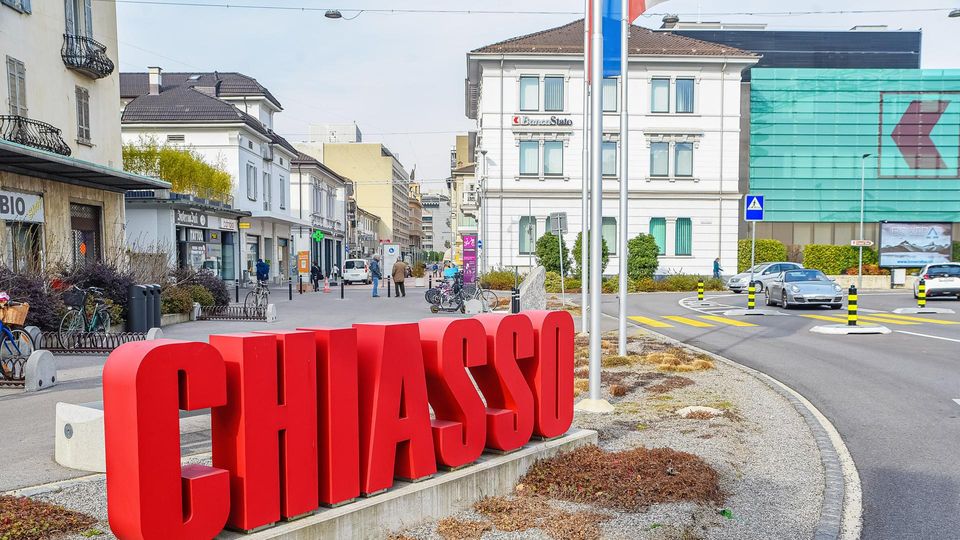 In Ticino gli stipendi più bassi della Svizzera «Colpa dei frontalieri» In Ticino gli stipendi più bassi della Svizzera «Colpa dei frontalieri»