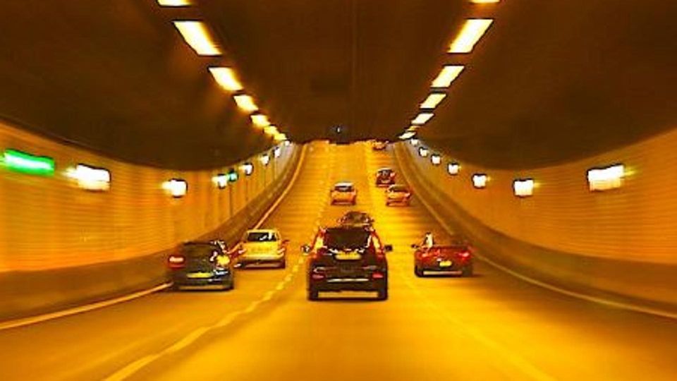 Il tunnel sotto l’Adda intriga Calusco «Bella idea, ma difficile da realizzare» Il tunnel sotto l’Adda intriga Calusco «Bella idea, ma difficile da realizzare»