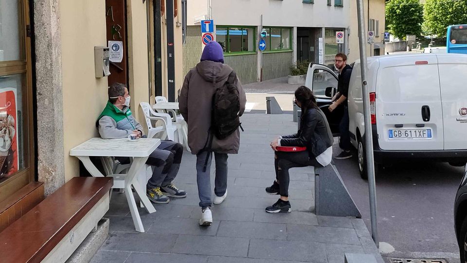 Valmadrera, i tavoli all’aperto restano Ma la tassa di occupazione ora si paga Valmadrera, i tavoli all’aperto restano Ma la tassa di occupazione ora si paga