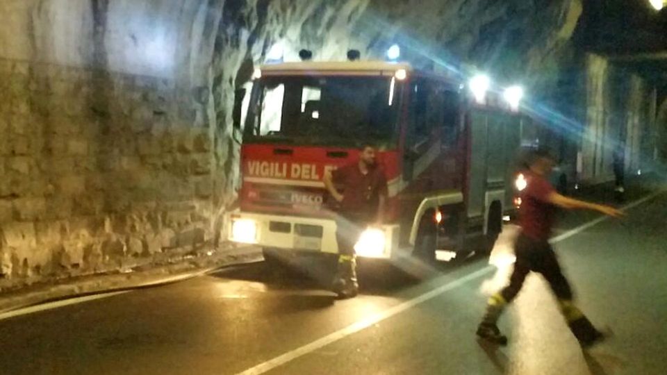 Lavori in galleria tra Dervio e Bellano Due mesi di disagi sulla Provinciale 72 Lavori in galleria tra Dervio e Bellano Due mesi di disagi sulla Provinciale 72