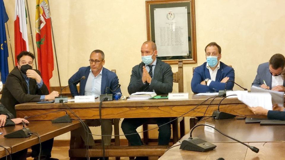 Ballabio, il bilancio non passa Bussola stamattina dal prefetto Ballabio, il bilancio non passa Bussola stamattina dal prefetto