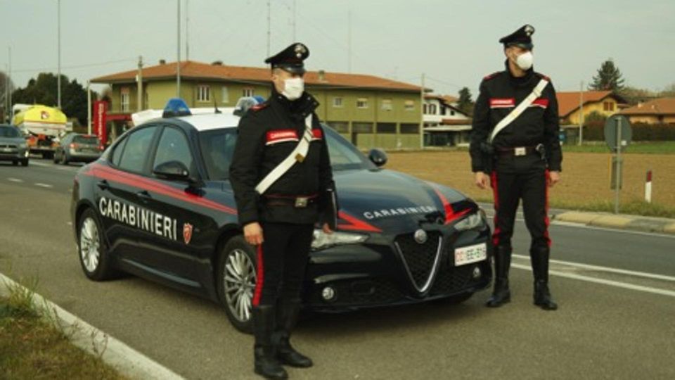 Baby gang a Cantù e Mariano Arrestati quattro giovanissimi Baby gang a Cantù e Mariano Arrestati quattro giovanissimi