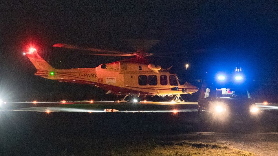 Incidente sulla Regina: muore una donna nello scontro tra una moto e un’auto Incidente sulla Regina: muore una donna nello scontro tra una moto e un’auto