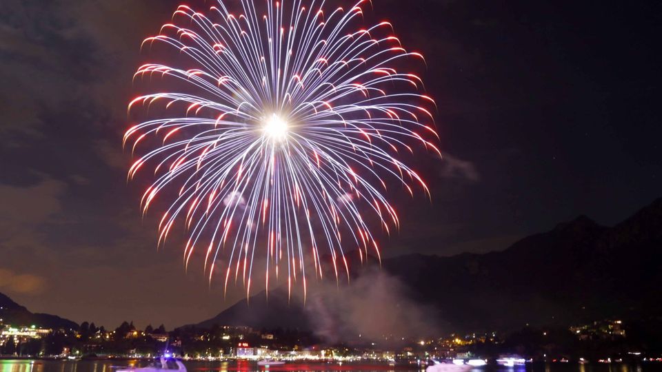 Domenica il cielo si accende di fuochi. L’evento che dà il benvenuto all’estate Domenica il cielo si accende di fuochi. L’evento che dà il benvenuto all’estate