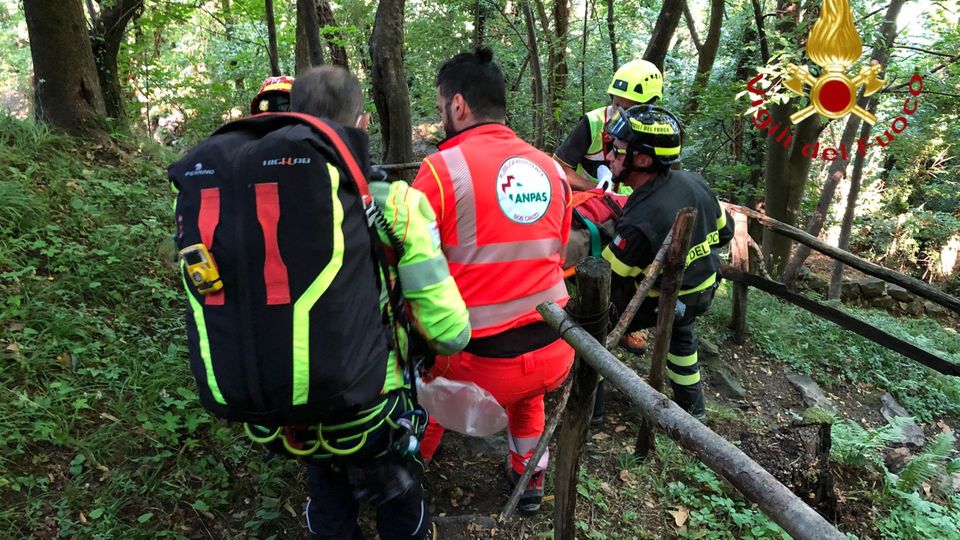 Malore in baita: è gravissimo. In ospedale con l’elicottero Malore in baita: è gravissimo. In ospedale con l’elicottero