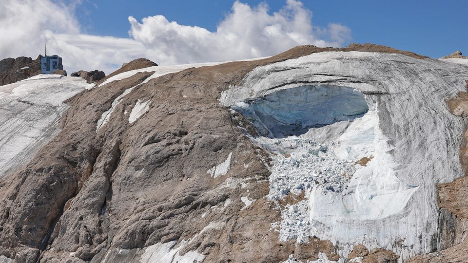 Ghiacciai e laghi: una crisi annunciata Ghiacciai e laghi: una crisi annunciata