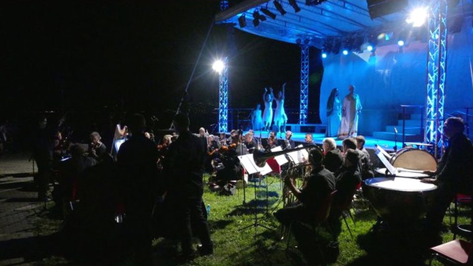 Su il sipario: c’è il Gran galà della lirica Arie celebri cantate sulla riva del lago Su il sipario: c’è il Gran galà della lirica Arie celebri cantate sulla riva del lago