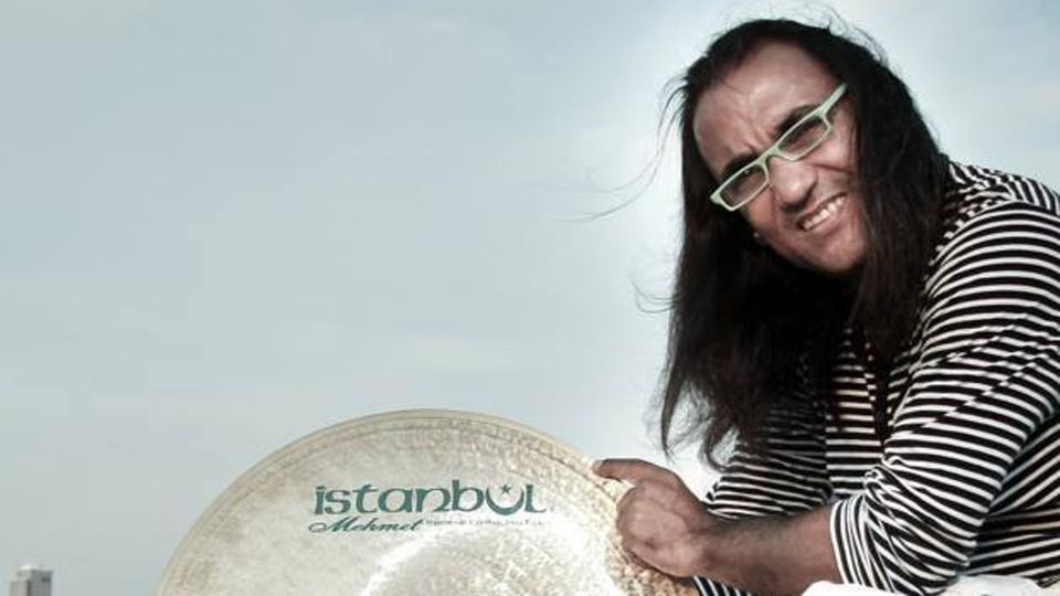 Horacio “El Negro” Hernandez accende la febbre del jazz sul lago Horacio “El Negro” Hernandez accende la febbre del jazz sul lago