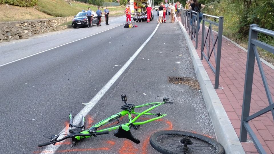 Investito in bici, ragazzino è gravissimo Investito in bici, ragazzino è gravissimo
