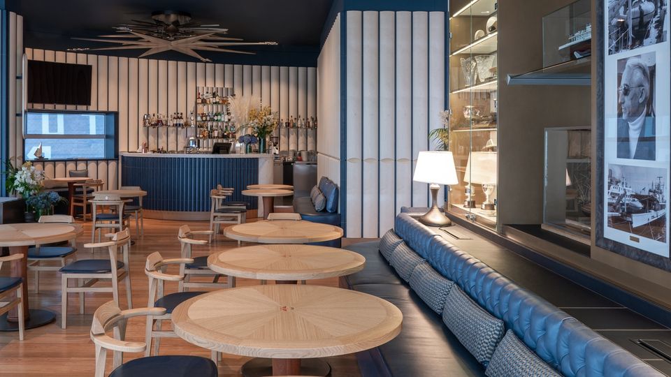 Yacht club di Monaco. I nuovi arredi del bar sono made in Lecco Yacht club di Monaco. I nuovi arredi del bar sono made in Lecco