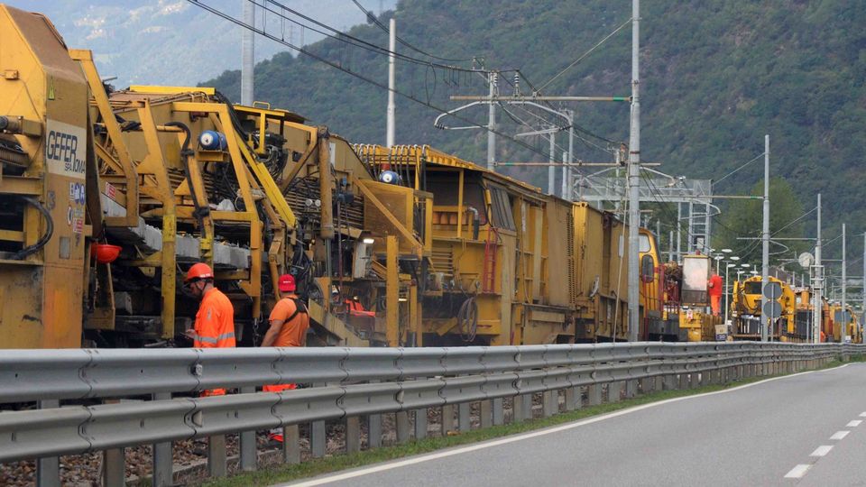 Senza ferrovia per tre estati. Ma aumentano lo stesso i biglietti Senza ferrovia per tre estati. Ma aumentano lo stesso i biglietti