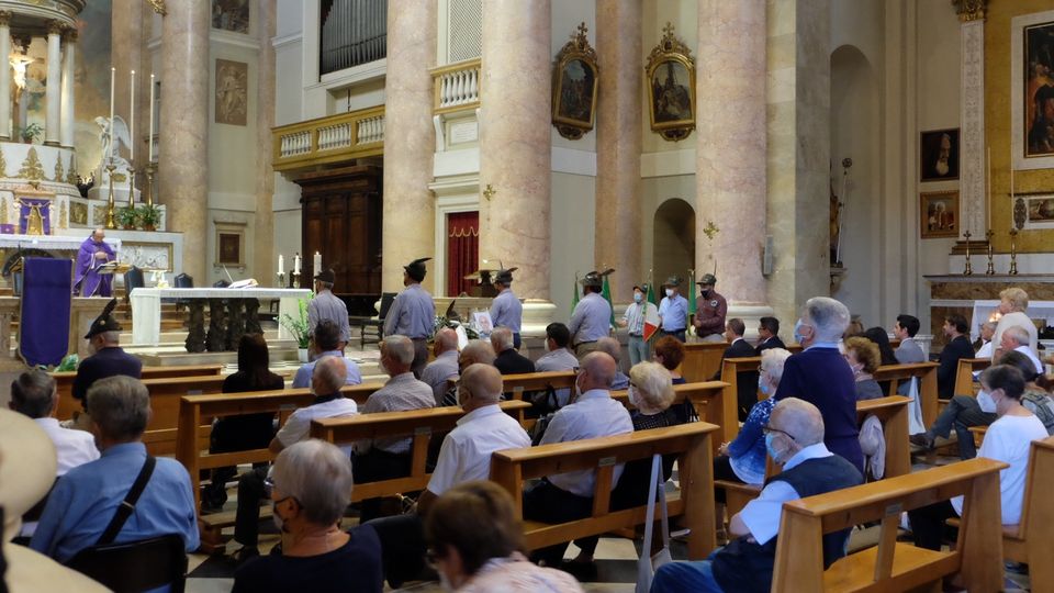 L’addio a Bonacina: «Uomo umile e onesto». Penne nere in lutto L’addio a Bonacina: «Uomo umile e onesto». Penne nere in lutto