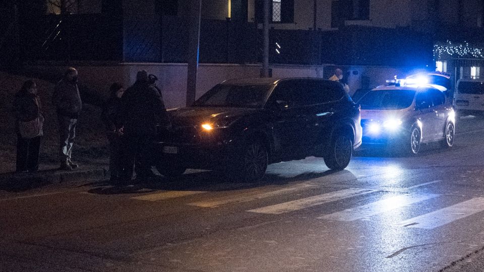 Isola salvapedoni con colonnina “smart” Dopo l’incidente passaggio in sicurezza Isola salvapedoni con colonnina “smart” Dopo l’incidente passaggio in sicurezza