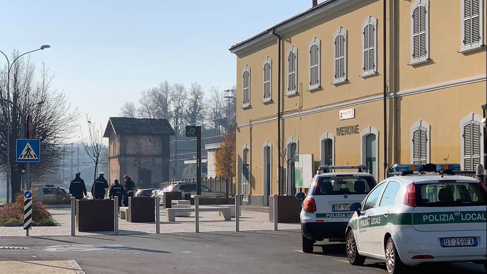 Pusher inseguito e fermato in stazione: aveva con sé sostanze stupefacenti Pusher inseguito e fermato in stazione: aveva con sé sostanze stupefacenti