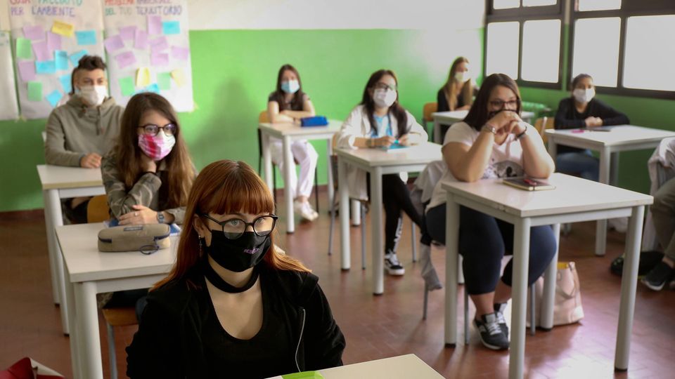 Scuola al via senza dad e mascherine Scuola al via senza dad e mascherine