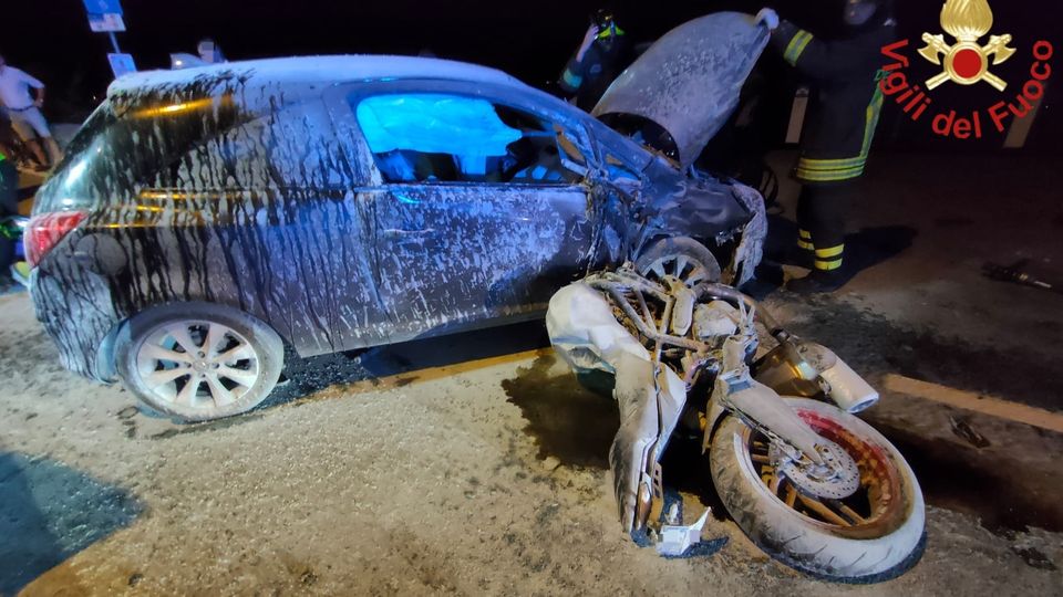 Scontro tra auto e moto a Brienno: due feriti, uno è grave Scontro tra auto e moto a Brienno: due feriti, uno è grave