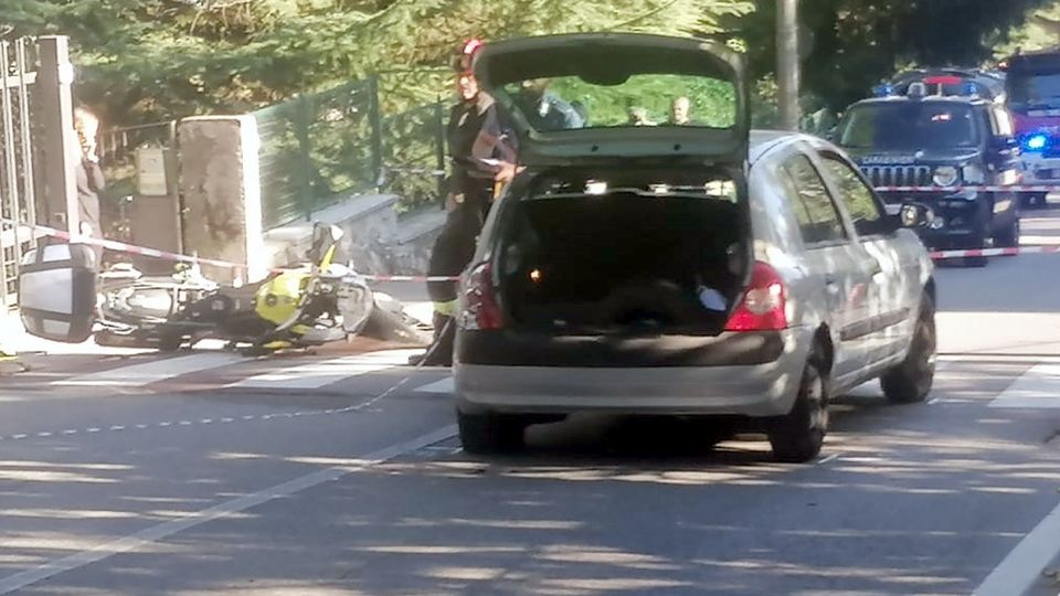 Tampona un’utilitaria con l’Aprilia Tampona un’utilitaria con l’Aprilia