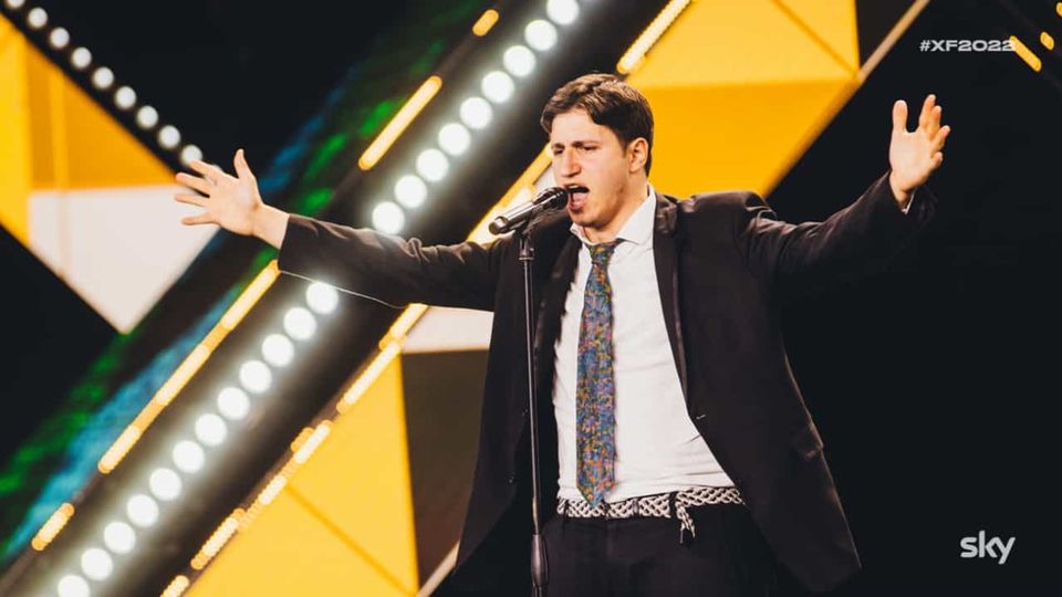 Poneta a XFactor per i giudici è no. Il pubblico grida “Quattro sì” Poneta a XFactor per i giudici è no. Il pubblico grida “Quattro sì”