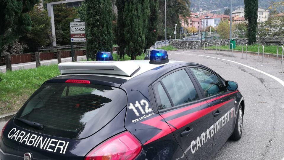 Insegue la ex nel vialetto di casa, poi la picchia davanti al figlio Insegue la ex nel vialetto di casa, poi la picchia davanti al figlio