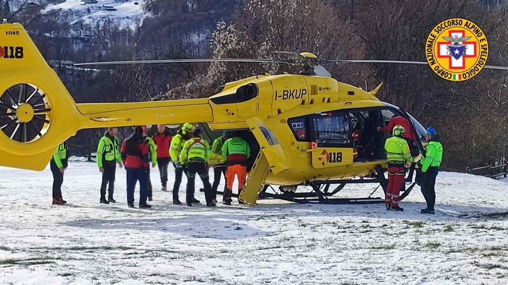 Caviglia rotta ad Artavaggio: soccorso con l’elicottero Caviglia rotta ad Artavaggio: soccorso con l’elicottero