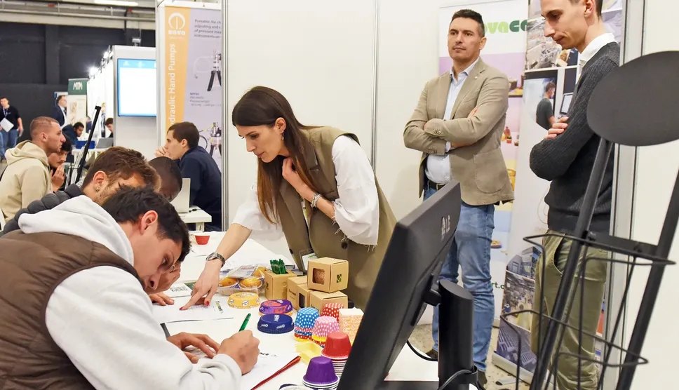 L’iniziativa ha coinvolto le scuole di Como, Lecco e Sondrio L’iniziativa ha coinvolto le scuole di Como, Lecco e Sondrio
